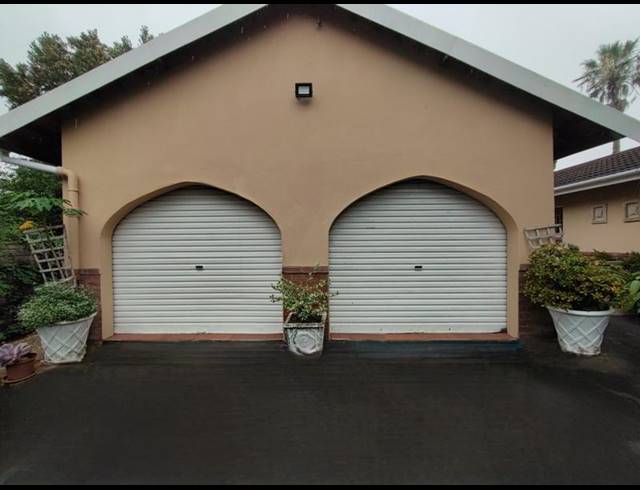 4 BEDROOM HOUSE FOR SALE IN HAYFIELDS